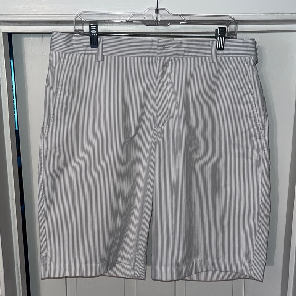Nike Golf Shorts (Size 35) Lightly Worn